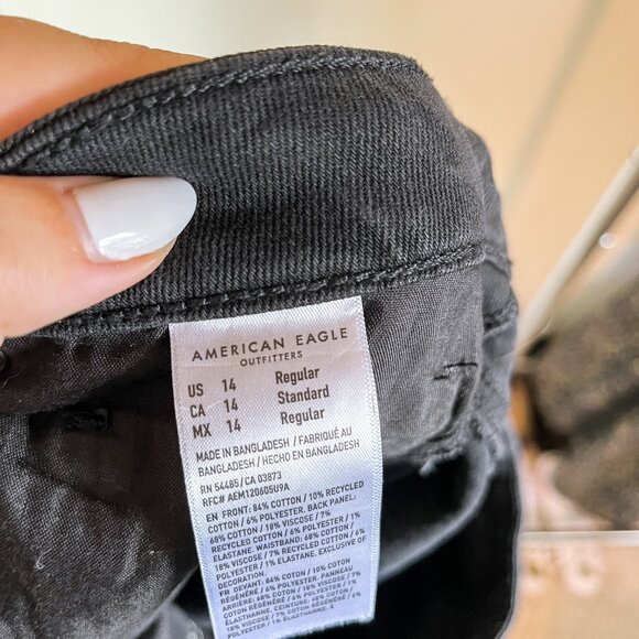 American Eagle Mom Jean Strigid Distressed | 14R - Picture 7 of 7